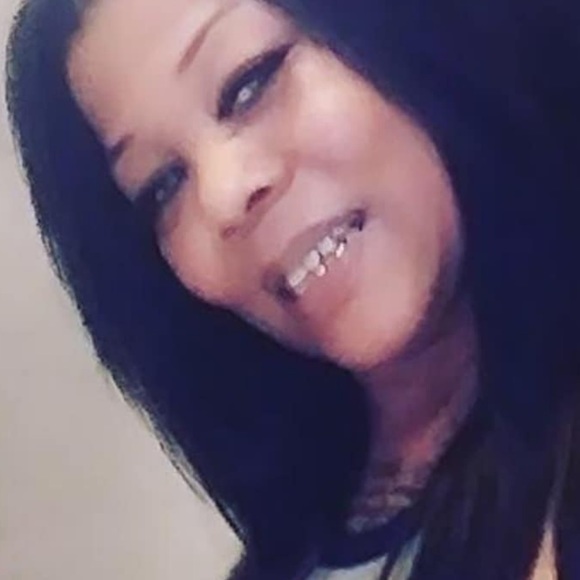 Meet your Posher, Danielle - Picture 1 of 1